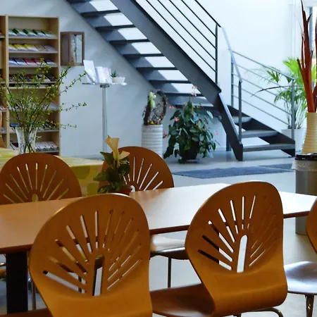 Thorhallen Kultur Og Sportscenter Motel